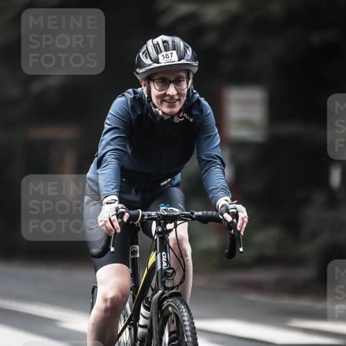 13.09.2026 - Stadtparktriathlon H.Heesch http://msf.ph/oto/10275126 13.09.2026 10:32:12 Radfahren 231, 271, 371, 387 meine-sportfotos.de