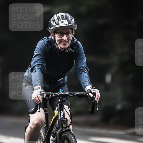 13.09.2026 - Stadtparktriathlon H.Heesch http://msf.ph/oto/10275128 13.09.2026 10:32:12 Radfahren 231, 271, 371, 387 meine-sportfotos.de