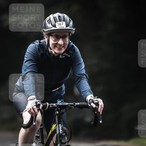 13.09.2026 - Stadtparktriathlon H.Heesch http://msf.ph/oto/10275132 13.09.2026 10:32:13 Radfahren 231, 371, 387 meine-sportfotos.de