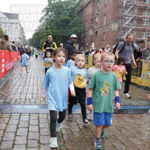13.09.2026 - Kiel Lauf Yannick Fuchs http://msf.ph/oto/10275147 13.09.2026 08:37:35 Ziel 52, 1212, 1221, 2036, 2858, 3071, 3262, 3521, 4379, 5186, 5290, 6149, 6457, 6458, 6624, 9941, 12066, 12470, 12651, 12657, 12838, 82, 751, 781, 873, 910, 1055, 1233, 1283, 2025, 2229, 2552, 2567, 3252, 3815, 4018, 4705, 5096, 5275, 5288, 5617, 5722, 6272, 6358, 6440, 6817, 7146, 7176, 7183, 7184, 7838, 8070, 8184, 8243, 8258, 8471, 8612, 8650, 8653, 8907, 9233, 9303, 9422, 9586, 10221, 10714, 10800, 11206, 11236, 11487, 11563, 11806, 12469 meine-sportfotos.de