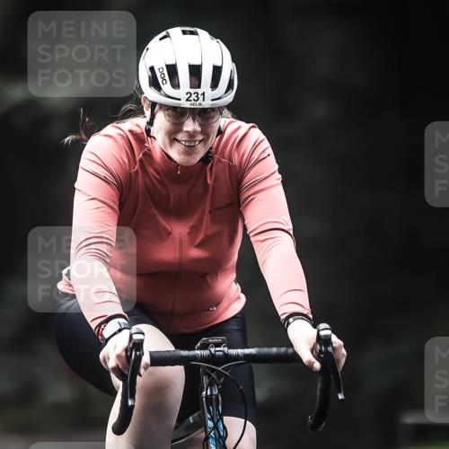 13.09.2026 - Stadtparktriathlon H.Heesch http://msf.ph/oto/10275149 13.09.2026 10:32:15 Radfahren 231, 387, 431 meine-sportfotos.de