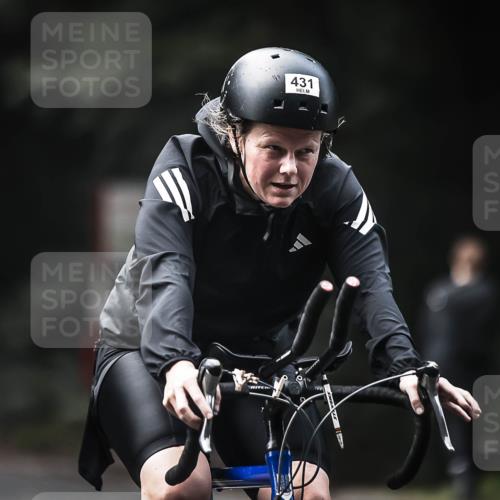 13.09.2026 - Stadtparktriathlon H.Heesch http://msf.ph/oto/10275170 13.09.2026 10:32:20 Radfahren 231, 404, 431 meine-sportfotos.de