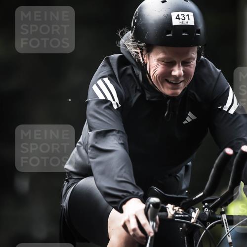 13.09.2026 - Stadtparktriathlon H.Heesch http://msf.ph/oto/10275177 13.09.2026 10:32:20 Radfahren 231, 404, 431 meine-sportfotos.de