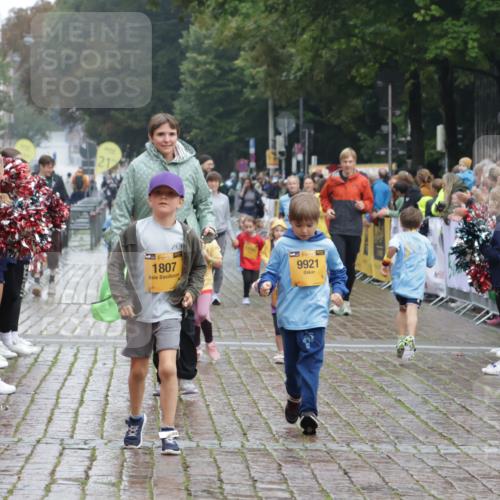 13.09.2026 - Kiel Lauf Yannick Fuchs http://msf.ph/oto/10275201 13.09.2026 08:37:41 Ziel 593, 1212, 1214, 1221, 1621, 2036, 2858, 3071, 3521, 4379, 5186, 5290, 6149, 6457, 6458, 9941, 12470, 52, 82, 751, 781, 1055, 1233, 1283, 2025, 2036, 2229, 2567, 3071, 3252, 3262, 4018, 4705, 5288, 5617, 5722, 6272, 6358, 6440, 6457, 6624, 7146, 7176, 7183, 7184, 8184, 8258, 8612, 8907, 9303, 9422, 9586, 10221, 10714, 10800, 11236, 11487, 11806, 12066, 12469, 12651, 12657, 12838, 1807, 2936, 82, 873, 910, 1283, 3815, 5288, 6440 meine-sportfotos.de