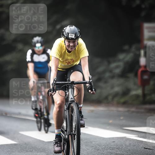 13.09.2026 - Stadtparktriathlon H.Heesch http://msf.ph/oto/10275205 13.09.2026 10:32:27 Radfahren 224, 277, 295, 404 meine-sportfotos.de