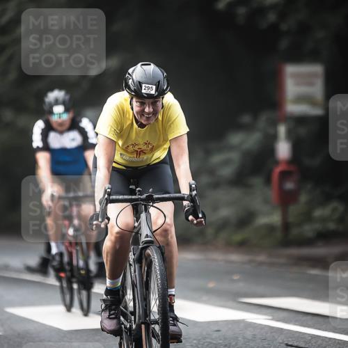 13.09.2026 - Stadtparktriathlon H.Heesch http://msf.ph/oto/10275208 13.09.2026 10:32:27 Radfahren 224, 277, 295, 404 meine-sportfotos.de