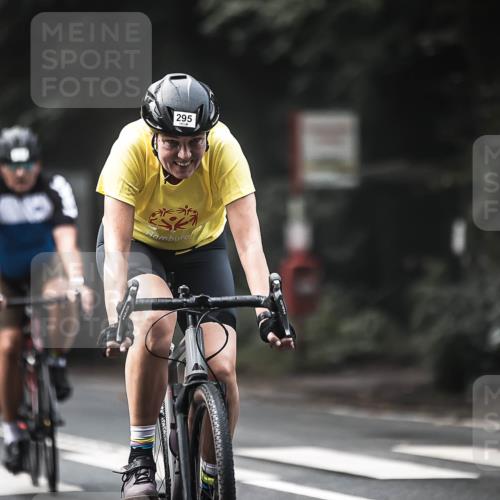 13.09.2026 - Stadtparktriathlon H.Heesch http://msf.ph/oto/10275213 13.09.2026 10:32:27 Radfahren 224, 277, 295, 404 meine-sportfotos.de