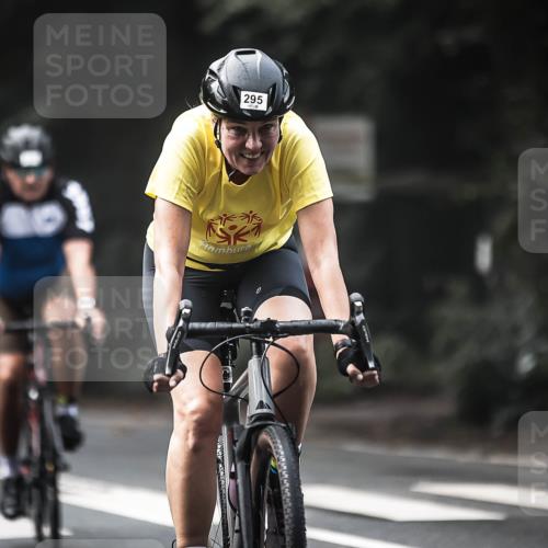 13.09.2026 - Stadtparktriathlon H.Heesch http://msf.ph/oto/10275216 13.09.2026 10:32:28 Radfahren 224, 277, 295, 404 meine-sportfotos.de