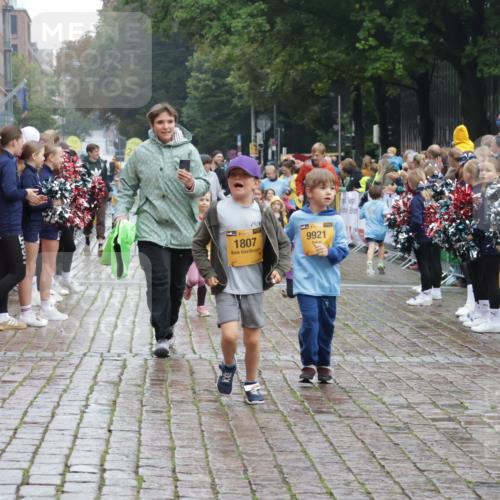 13.09.2026 - Kiel Lauf Yannick Fuchs http://msf.ph/oto/10275226 13.09.2026 08:37:43 Ziel 236, 593, 1212, 1214, 1221, 1621, 2858, 3521, 4379, 5186, 5199, 5290, 5887, 6149, 6458, 7283, 7612, 9887, 9941, 12470, 52, 751, 781, 1055, 1233, 2025, 2036, 2229, 2567, 3071, 3252, 3262, 4018, 4705, 5288, 5617, 5722, 6272, 6358, 6457, 6624, 7146, 7176, 7183, 7184, 8258, 8612, 8907, 9303, 9422, 9586, 9941, 10221, 10714, 10800, 11236, 11487, 11806, 12066, 12469, 12470, 12651, 12657, 12838, 1807, 2936, 7477, 11412, 82, 873, 910, 1283, 3815, 5288, 5617, 6440 meine-sportfotos.de