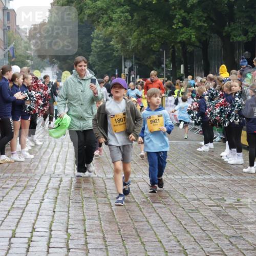 13.09.2026 - Kiel Lauf Yannick Fuchs http://msf.ph/oto/10275233 13.09.2026 08:37:43 Ziel 236, 593, 1212, 1214, 1221, 1621, 2858, 3521, 4379, 5186, 5199, 5290, 5887, 6149, 6458, 7283, 7612, 9887, 9941, 12470, 52, 751, 781, 1055, 1233, 2025, 2036, 2229, 2567, 3071, 3252, 3262, 4018, 4705, 5288, 5617, 5722, 6272, 6358, 6457, 6624, 7146, 7176, 7183, 7184, 8258, 8612, 8907, 9303, 9422, 9586, 9941, 10221, 10714, 10800, 11236, 11487, 11806, 12066, 12469, 12470, 12651, 12657, 12838, 1807, 2936, 7477, 11412, 82, 873, 910, 1283, 3815, 5288, 5617, 6440 meine-sportfotos.de