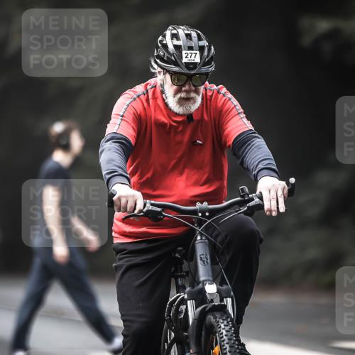 13.09.2026 - Stadtparktriathlon H.Heesch http://msf.ph/oto/10275235 13.09.2026 10:32:30 Radfahren 224, 277, 295 meine-sportfotos.de