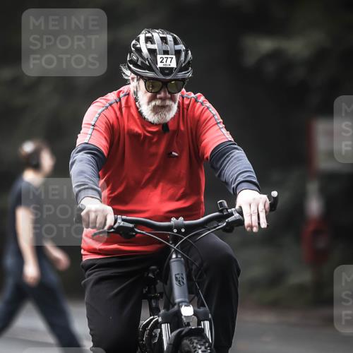 13.09.2026 - Stadtparktriathlon H.Heesch http://msf.ph/oto/10275238 13.09.2026 10:32:30 Radfahren 224, 277, 295 meine-sportfotos.de