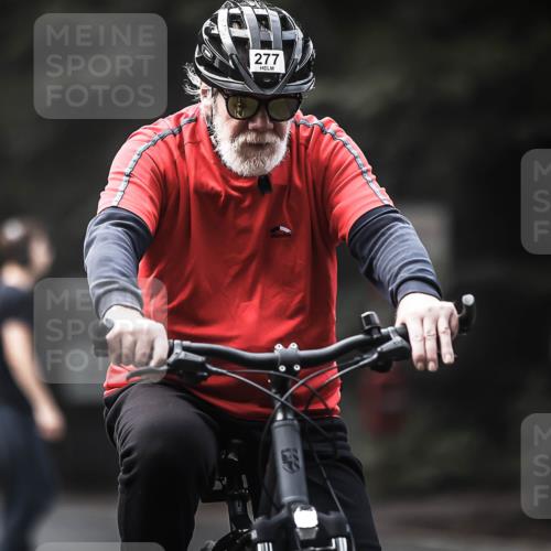 13.09.2026 - Stadtparktriathlon H.Heesch http://msf.ph/oto/10275246 13.09.2026 10:32:30 Radfahren 224, 277, 295 meine-sportfotos.de