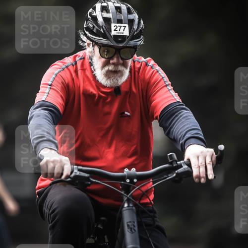 13.09.2026 - Stadtparktriathlon H.Heesch http://msf.ph/oto/10275249 13.09.2026 10:32:30 Radfahren 224, 277, 295 meine-sportfotos.de