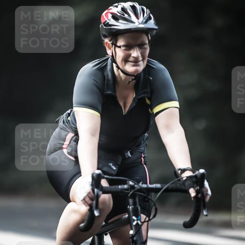 13.09.2026 - Stadtparktriathlon H.Heesch http://msf.ph/oto/10275261 13.09.2026 10:32:40 Radfahren 409, 456 meine-sportfotos.de