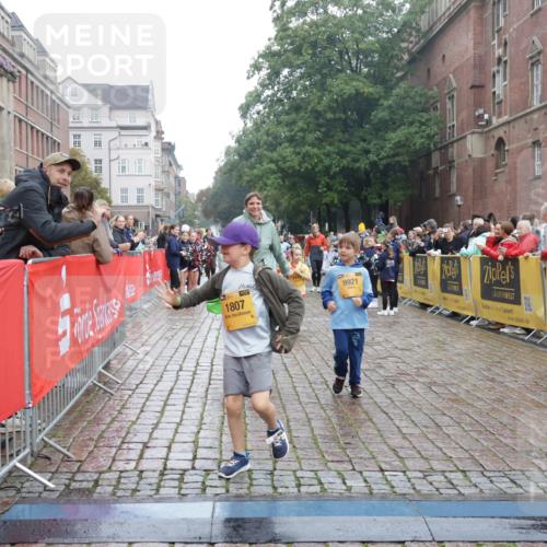 13.09.2026 - Kiel Lauf Yannick Fuchs http://msf.ph/oto/10275263 13.09.2026 08:37:46 Ziel 236, 278, 593, 1214, 1621, 2858, 4379, 5199, 5887, 6149, 6458, 7283, 7612, 9887, 10478, 52, 751, 781, 1055, 1212, 1221, 1233, 2025, 2036, 2229, 2567, 3071, 3252, 3262, 3521, 4018, 4379, 4705, 5186, 5290, 5722, 6272, 6358, 6457, 6624, 7146, 7183, 7184, 8258, 8612, 8907, 9303, 9422, 9941, 10221, 10714, 10800, 11236, 11487, 12066, 12469, 12470, 12651, 12657, 12838, 1807, 2936, 7477, 9791, 9921, 11412, 82, 873, 910, 1055, 1283, 3815, 4018, 5288, 5617, 6440, 7146, 8612 meine-sportfotos.de