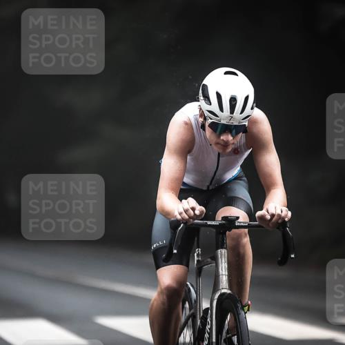 13.09.2026 - Stadtparktriathlon H.Heesch http://msf.ph/oto/10275289 13.09.2026 09:05:52 Radfahren 7, 40, 115, 121 meine-sportfotos.de