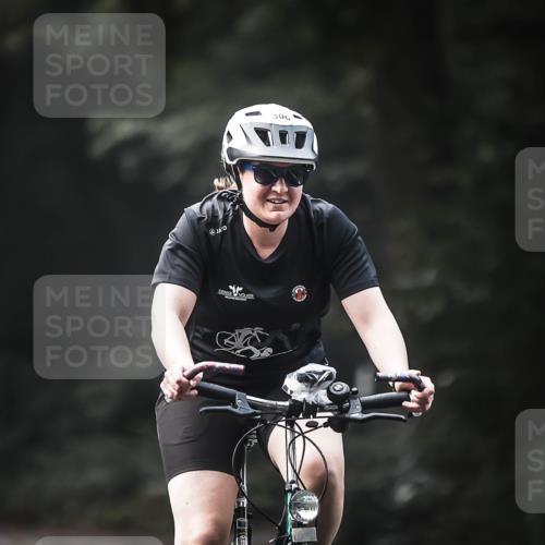13.09.2026 - Stadtparktriathlon H.Heesch http://msf.ph/oto/10275324 13.09.2026 10:32:56 Radfahren 248, 306, 348 meine-sportfotos.de