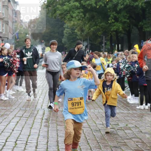 13.09.2026 - Kiel Lauf Yannick Fuchs http://msf.ph/oto/10275332 13.09.2026 08:37:51 Ziel 236, 278, 593, 1214, 1621, 2936, 4490, 5199, 5709, 5887, 7283, 7612, 9887, 10478, 11899, 52, 751, 781, 1212, 1221, 1233, 2025, 2036, 2567, 2858, 3071, 3252, 3262, 3521, 4379, 4705, 5186, 5290, 5722, 6149, 6272, 6358, 6457, 6458, 6624, 7183, 7184, 9941, 10800, 11236, 11487, 12066, 12469, 12470, 12651, 12657, 12838, 1807, 4734, 7477, 8382, 8428, 9791, 9921, 11412, 11810, 12581, 1055, 2229, 4018, 4705, 5617, 5722, 6272, 7146, 8612, 8907, 10800, 11236 meine-sportfotos.de