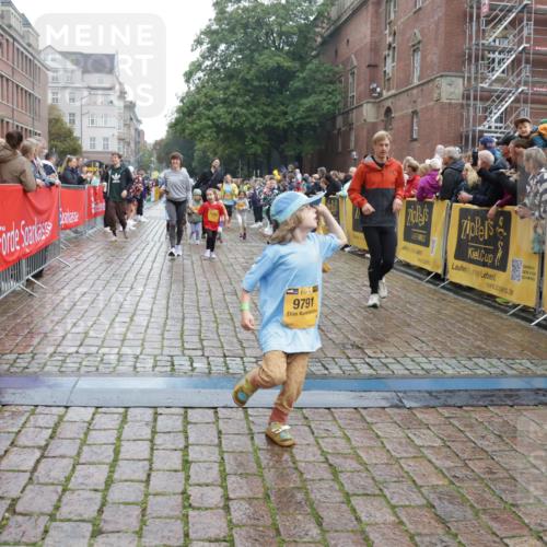 13.09.2026 - Kiel Lauf Yannick Fuchs http://msf.ph/oto/10275365 13.09.2026 08:37:53 Ziel 236, 278, 593, 1621, 2936, 4490, 5199, 5709, 5887, 7283, 7612, 9887, 10478, 11899, 52, 751, 781, 1212, 1214, 1221, 1233, 2025, 2036, 2567, 2858, 3071, 3252, 3262, 3521, 4379, 5186, 5290, 5722, 6149, 6272, 6358, 6457, 6458, 6624, 7183, 7184, 9941, 10800, 11487, 12066, 12469, 12470, 12651, 12657, 12838, 1807, 4085, 4734, 7477, 8382, 8428, 9791, 9921, 11412, 11810, 12581, 751, 1055, 2229, 2567, 3252, 4018, 4705, 5722, 6272, 6358, 7146, 7183, 7184, 8612, 8907, 10800, 11236 meine-sportfotos.de