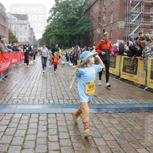 13.09.2026 - Kiel Lauf Yannick Fuchs http://msf.ph/oto/10275370 13.09.2026 08:37:53 Ziel 236, 278, 593, 1621, 2936, 4490, 5199, 5709, 5887, 7283, 7612, 9887, 10478, 11899, 52, 751, 781, 1212, 1214, 1221, 1233, 2025, 2036, 2567, 2858, 3071, 3252, 3262, 3521, 4379, 5186, 5290, 5722, 6149, 6272, 6358, 6457, 6458, 6624, 7183, 7184, 9941, 10800, 11487, 12066, 12469, 12470, 12651, 12657, 12838, 1807, 4085, 4734, 7477, 8382, 8428, 9791, 9921, 11412, 11810, 12581, 751, 1055, 2229, 2567, 3252, 4018, 4705, 5722, 6272, 6358, 7146, 7183, 7184, 8612, 8907, 10800, 11236 meine-sportfotos.de