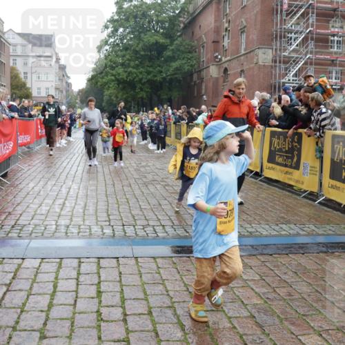 13.09.2026 - Kiel Lauf Yannick Fuchs http://msf.ph/oto/10275376 13.09.2026 08:37:53 Ziel 236, 278, 593, 1621, 2936, 4490, 5199, 5709, 5887, 7283, 7612, 9887, 10478, 11899, 52, 751, 781, 1212, 1214, 1221, 1233, 2025, 2036, 2567, 2858, 3071, 3252, 3262, 3521, 4379, 5186, 5290, 5722, 6149, 6272, 6358, 6457, 6458, 6624, 7183, 7184, 9941, 10800, 11487, 12066, 12469, 12470, 12651, 12657, 12838, 1807, 4085, 4734, 7477, 8382, 8428, 9791, 9921, 11412, 11810, 12581, 751, 1055, 2229, 2567, 3252, 4018, 4705, 5722, 6272, 6358, 7146, 7183, 7184, 8612, 8907, 10800, 11236 meine-sportfotos.de