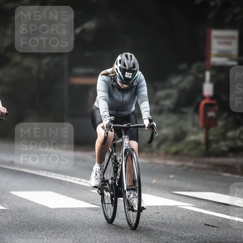 13.09.2026 - Stadtparktriathlon H.Heesch http://msf.ph/oto/10275381 13.09.2026 10:33:12 Radfahren 230, 408, 416, 509 meine-sportfotos.de