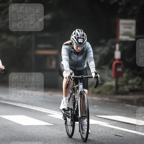 13.09.2026 - Stadtparktriathlon H.Heesch http://msf.ph/oto/10275385 13.09.2026 10:33:12 Radfahren 230, 408, 416, 509 meine-sportfotos.de