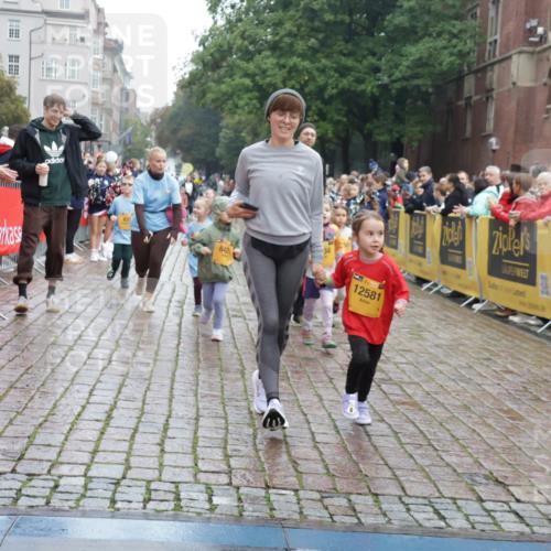 13.09.2026 - Kiel Lauf Yannick Fuchs http://msf.ph/oto/10275401 13.09.2026 08:37:55 Ziel 236, 278, 593, 1621, 1807, 2936, 4490, 5199, 5709, 5887, 7283, 7612, 9887, 10478, 11899, 52, 593, 751, 781, 1212, 1214, 1221, 1233, 1621, 2025, 2036, 2567, 2858, 3071, 3252, 3262, 3521, 4379, 5186, 5290, 6149, 6358, 6457, 6458, 6624, 7183, 7184, 9941, 12066, 12469, 12470, 12651, 12657, 12838, 281, 4085, 4734, 7477, 8382, 8428, 9791, 9921, 11412, 11810, 12581, 751, 1055, 2229, 2567, 3252, 4018, 4705, 5722, 6272, 6358, 7183, 7184, 8612, 8907, 10800, 11236, 12469 meine-sportfotos.de