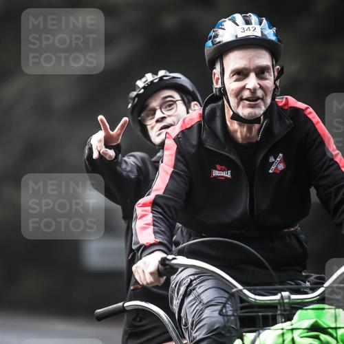 13.09.2026 - Stadtparktriathlon H.Heesch http://msf.ph/oto/10275429 13.09.2026 10:33:21 Radfahren 250, 342, 416 meine-sportfotos.de