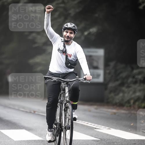 13.09.2026 - Stadtparktriathlon H.Heesch http://msf.ph/oto/10275452 13.09.2026 10:33:23 Radfahren 250, 342, 416 meine-sportfotos.de