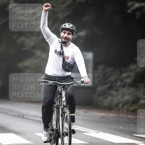 13.09.2026 - Stadtparktriathlon H.Heesch http://msf.ph/oto/10275457 13.09.2026 10:33:23 Radfahren 250, 342, 416 meine-sportfotos.de