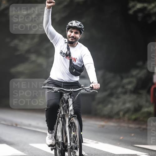 13.09.2026 - Stadtparktriathlon H.Heesch http://msf.ph/oto/10275461 13.09.2026 10:33:23 Radfahren 250, 342, 416 meine-sportfotos.de