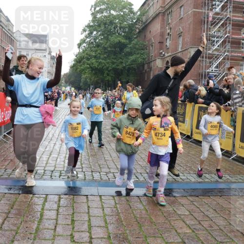 13.09.2026 - Kiel Lauf Yannick Fuchs http://msf.ph/oto/10275477 13.09.2026 08:37:58 Ziel 236, 278, 1807, 2936, 4490, 5709, 5887, 7283, 7477, 10478, 11412, 11899, 52, 236, 593, 781, 1212, 1214, 1221, 1233, 1621, 2025, 2036, 2858, 3071, 3262, 3521, 4379, 5186, 5199, 5290, 5887, 6149, 6457, 6458, 6624, 7283, 7612, 9887, 9941, 12066, 12469, 12470, 12651, 12657, 12838, 281, 4085, 4734, 8382, 8428, 9791, 9921, 11810, 12581, 751, 781, 1233, 2025, 2567, 3252, 4705, 5722, 6272, 6358, 7183, 7184, 10800, 11236, 12469 meine-sportfotos.de