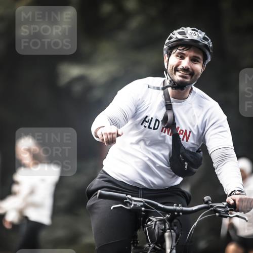13.09.2026 - Stadtparktriathlon H.Heesch http://msf.ph/oto/10275481 13.09.2026 10:33:24 Radfahren 250, 342 meine-sportfotos.de