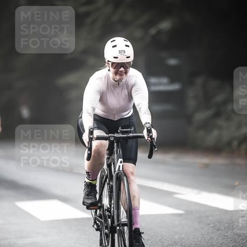 13.09.2026 - Stadtparktriathlon H.Heesch http://msf.ph/oto/10275544 13.09.2026 10:33:45 Radfahren 375, 403, 563 meine-sportfotos.de