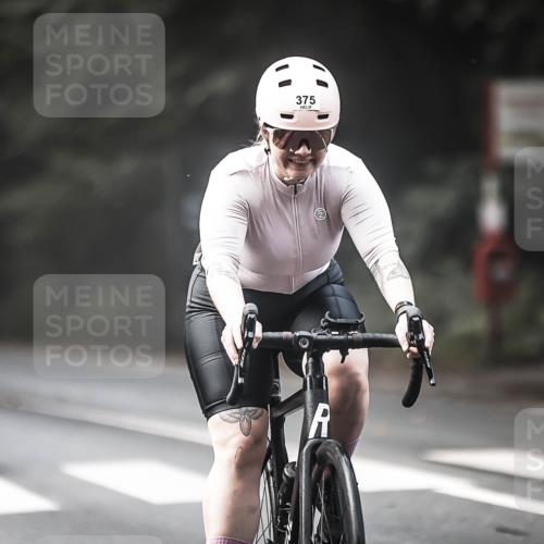 13.09.2026 - Stadtparktriathlon H.Heesch http://msf.ph/oto/10275553 13.09.2026 10:33:45 Radfahren 375, 403, 563 meine-sportfotos.de