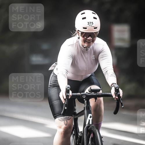 13.09.2026 - Stadtparktriathlon H.Heesch http://msf.ph/oto/10275556 13.09.2026 10:33:45 Radfahren 375, 403, 563 meine-sportfotos.de