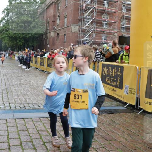 13.09.2026 - Kiel Lauf Yannick Fuchs http://msf.ph/oto/10275561 13.09.2026 08:38:03 Ziel 1807, 2936, 4490, 7477, 9791, 9921, 11412, 11810, 52, 236, 278, 593, 1212, 1214, 1221, 1621, 2036, 2858, 3071, 3262, 3521, 4379, 4490, 5186, 5199, 5290, 5709, 5887, 6149, 6457, 6458, 6624, 7283, 7612, 9887, 9941, 10478, 11899, 12066, 12470, 12651, 12657, 12838, 281, 4085, 4734, 8382, 8428, 12581, 52, 751, 781, 1233, 2025, 2036, 2567, 3071, 3262, 6358, 6457, 6624, 7183, 12066, 12469, 12651, 12657, 12838 meine-sportfotos.de