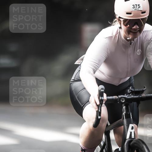 13.09.2026 - Stadtparktriathlon H.Heesch http://msf.ph/oto/10275562 13.09.2026 10:33:46 Radfahren 375, 403, 563 meine-sportfotos.de