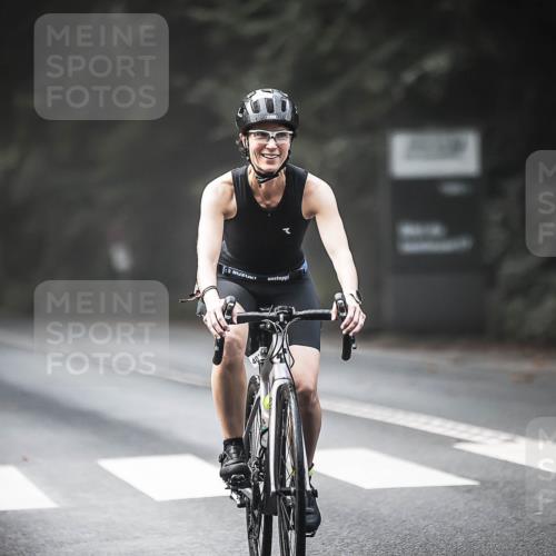 13.09.2026 - Stadtparktriathlon H.Heesch http://msf.ph/oto/10275565 13.09.2026 10:33:47 Radfahren 375, 403, 563 meine-sportfotos.de