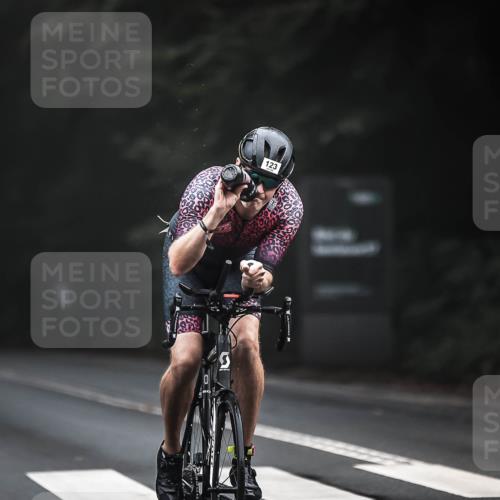 13.09.2026 - Stadtparktriathlon H.Heesch http://msf.ph/oto/10275590 13.09.2026 09:07:11 Radfahren 30, 123, 130, 133, 178 meine-sportfotos.de