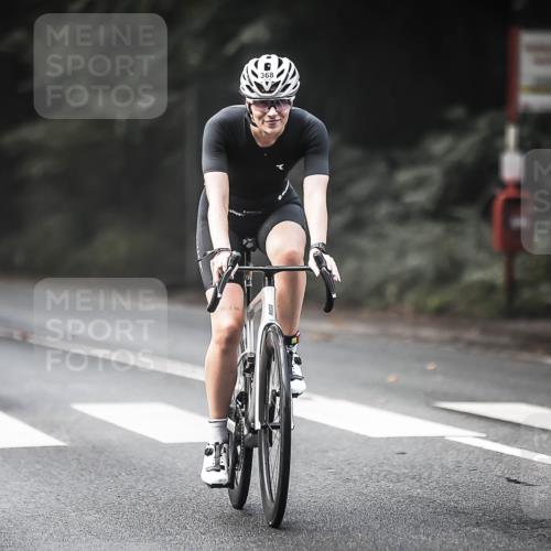 13.09.2026 - Stadtparktriathlon H.Heesch http://msf.ph/oto/10275599 13.09.2026 10:33:57 Radfahren 275, 368 meine-sportfotos.de