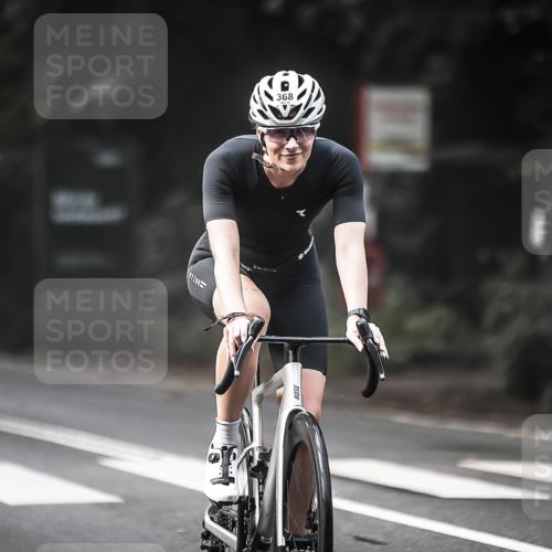 13.09.2026 - Stadtparktriathlon H.Heesch http://msf.ph/oto/10275608 13.09.2026 10:33:58 Radfahren 275, 320, 368 meine-sportfotos.de