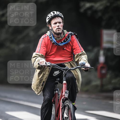 13.09.2026 - Stadtparktriathlon H.Heesch http://msf.ph/oto/10275624 13.09.2026 10:34:01 Radfahren 275, 320, 368 meine-sportfotos.de