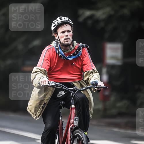 13.09.2026 - Stadtparktriathlon H.Heesch http://msf.ph/oto/10275628 13.09.2026 10:34:02 Radfahren 275, 320, 368 meine-sportfotos.de