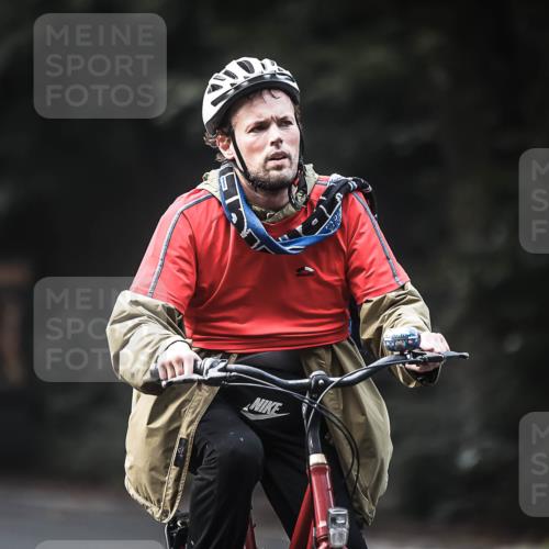 13.09.2026 - Stadtparktriathlon H.Heesch http://msf.ph/oto/10275637 13.09.2026 10:34:02 Radfahren 275, 320, 368 meine-sportfotos.de
