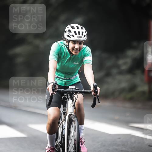 13.09.2026 - Stadtparktriathlon H.Heesch http://msf.ph/oto/10275642 13.09.2026 10:34:04 Radfahren 275, 320, 421, 502 meine-sportfotos.de