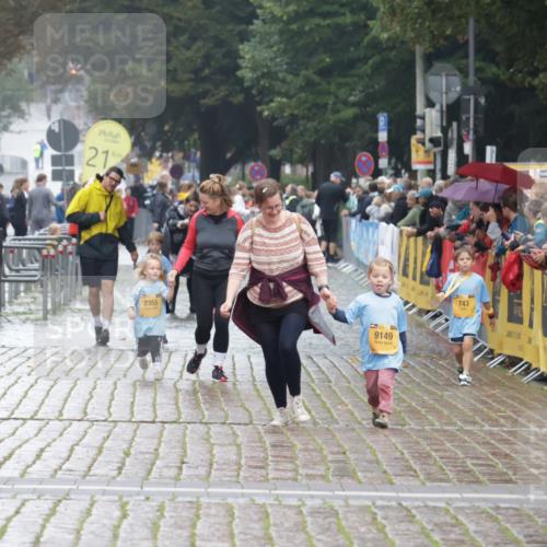 13.09.2026 - Kiel Lauf Yannick Fuchs http://msf.ph/oto/10275653 13.09.2026 08:38:16 Ziel 281, 4085, 4734, 8382, 8428, 11810, 12581, 236, 278, 593, 1214, 1621, 1807, 2936, 4490, 5199, 5709, 5887, 7283, 7477, 7612, 9791, 9887, 9921, 10478, 11412, 11899, 4423, 10005, 1212, 1214, 1221, 2858, 3521, 4379, 5186, 5290, 6149, 6458 meine-sportfotos.de