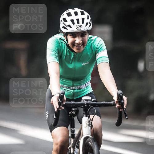 13.09.2026 - Stadtparktriathlon H.Heesch http://msf.ph/oto/10275657 13.09.2026 10:34:04 Radfahren 275, 320, 421, 502 meine-sportfotos.de